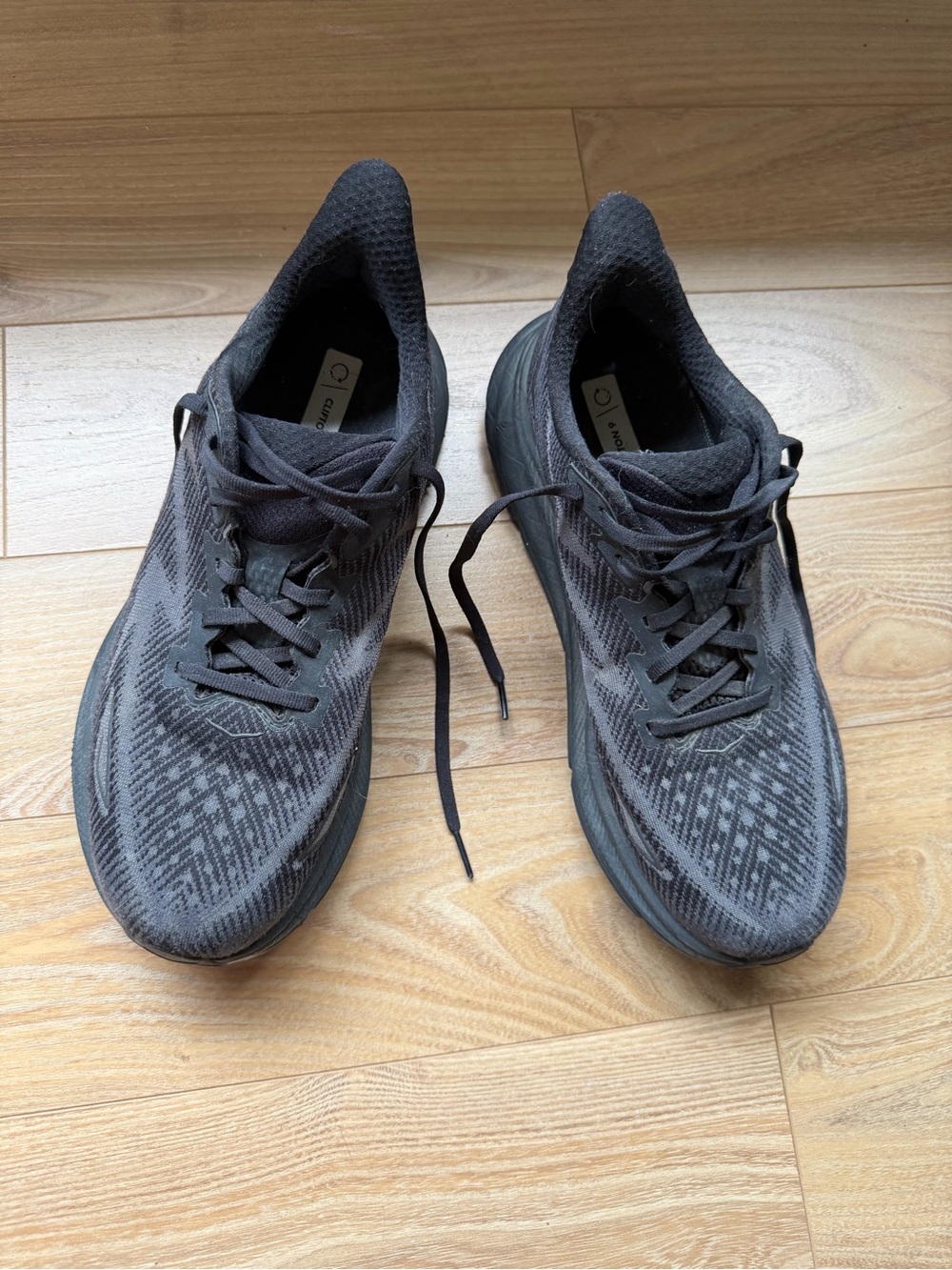 HOKA Clifton 9 - size 9.5D (wide) - Picture 4 of 8